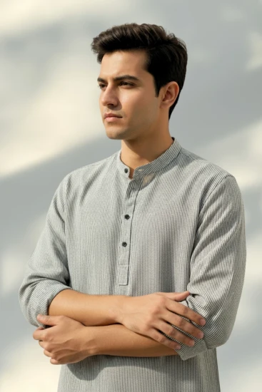 Men’s Black & White Stripe Katua